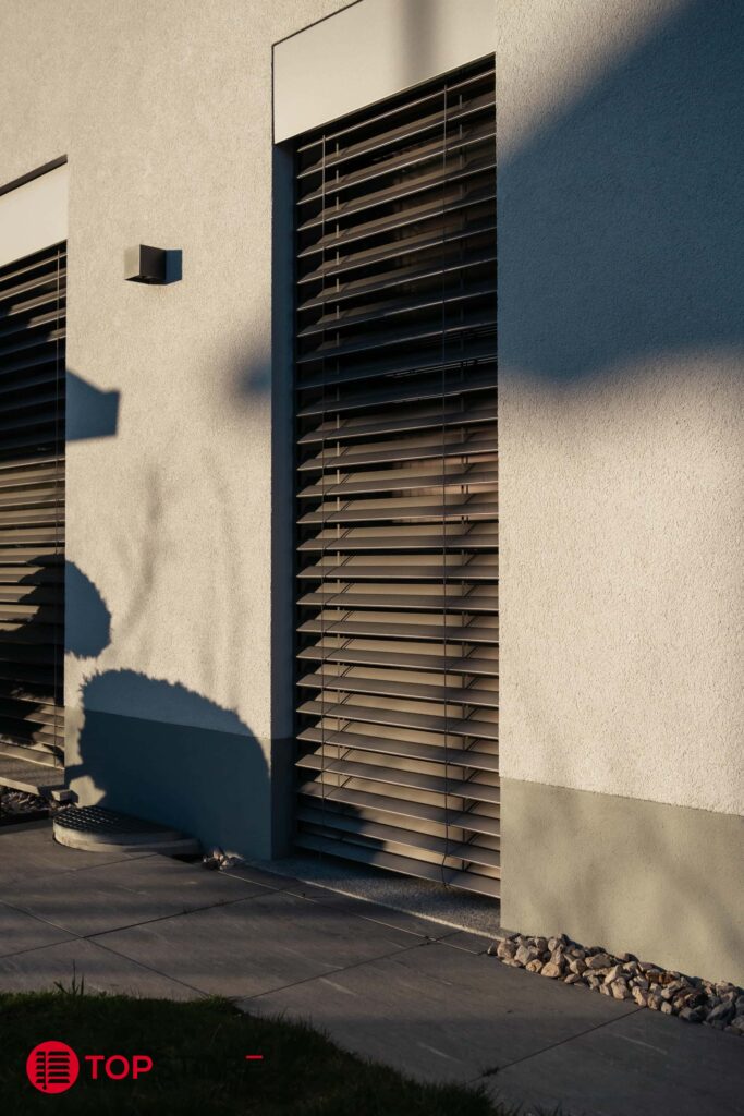 top-stores-exterieurs-a-lamelles-16